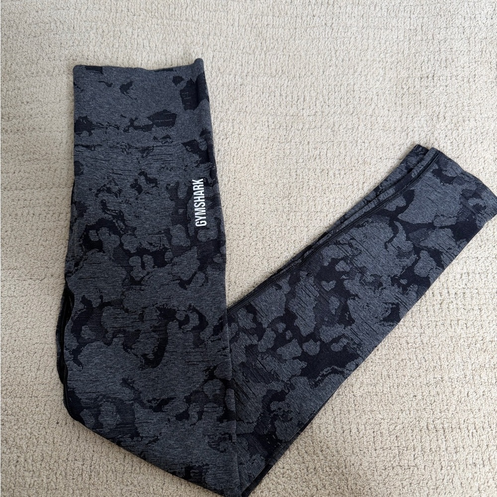 Gymshark Black and Gray Patterned Leggings